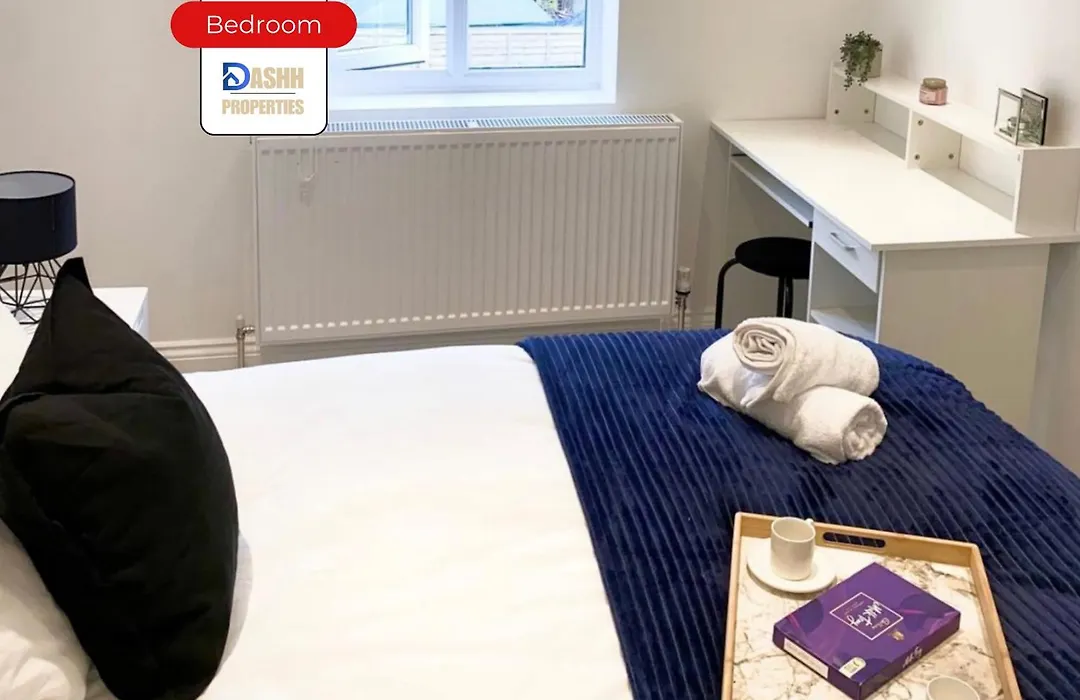 Two Bedroom Apartment By Dashh Properties Short Lets & Serviced Accommodation In Shepherds Bush With Free Wifi-1